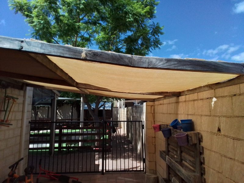 Realigned gate opening and closing freely