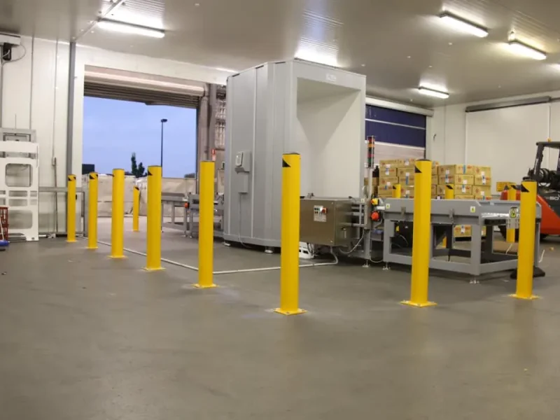 yellow-bollards-cold-store-warehouse-protection.webp
